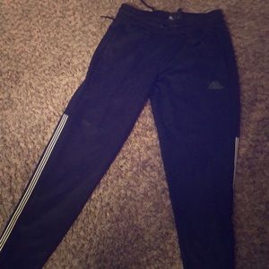 Addidas sweat pants. Xs